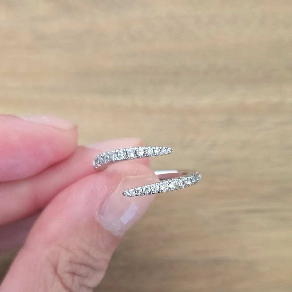 Elegant Silver Women's Ring